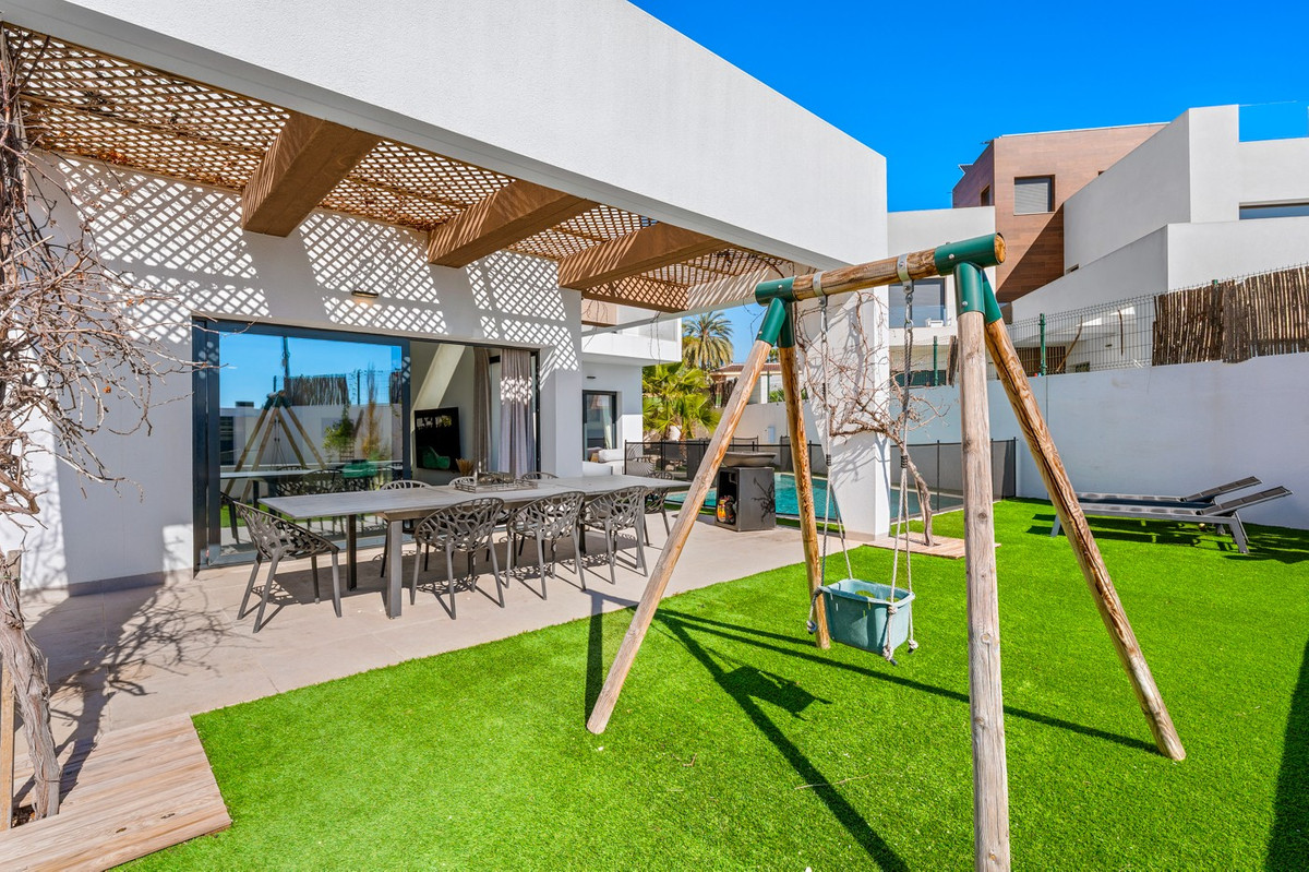 4 Bed Townhouse for sale in Rojales Costa Blanca, Alicante, Spain