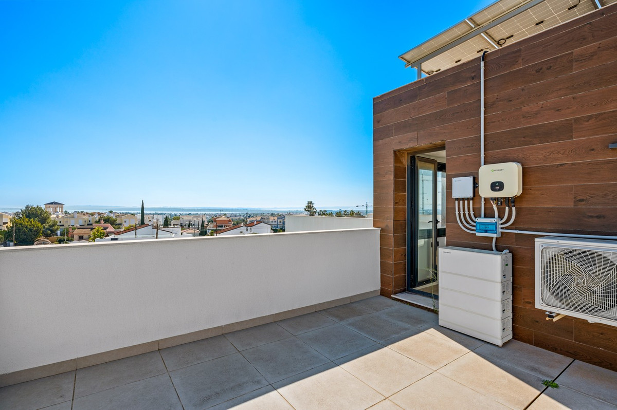 Se vende Villa - Chalet de 4 dormitorios en Costa Blanca, Alicante, España