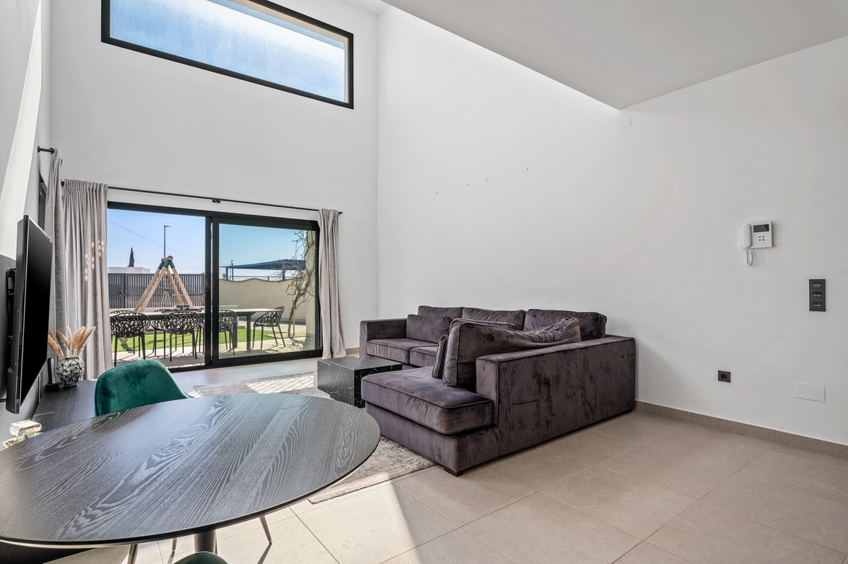 Se vende Villa - Chalet de 4 dormitorios en Costa Blanca, Alicante, España