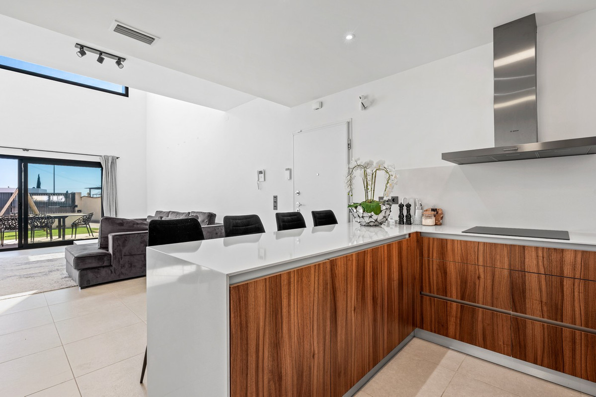 Se vende Villa - Chalet de 4 dormitorios en Costa Blanca, Alicante, España