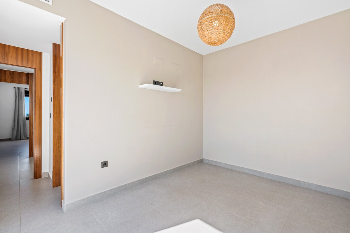 Se vende Villa - Chalet de 4 dormitorios en Costa Blanca, Alicante, España