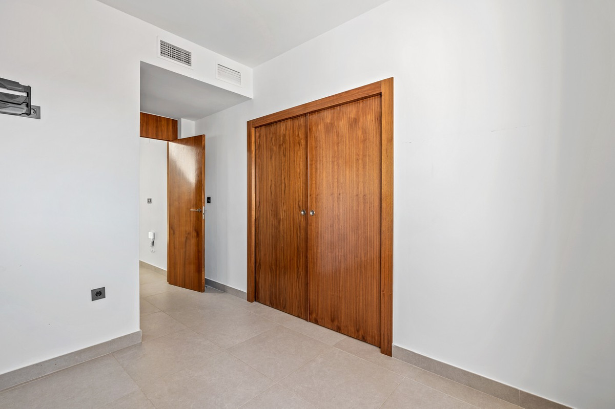 Se vende Villa - Chalet de 4 dormitorios en Costa Blanca, Alicante, España