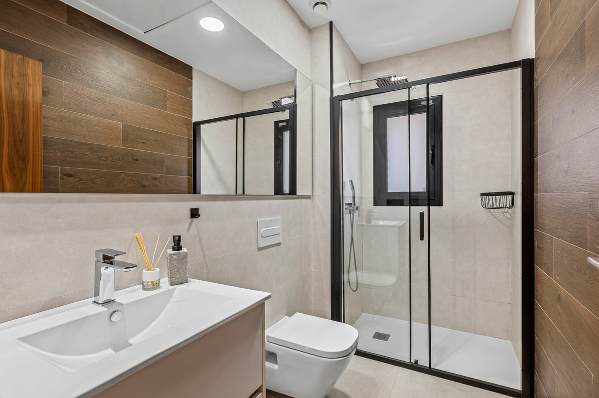 Se vende Villa - Chalet de 4 dormitorios en Costa Blanca, Alicante, España
