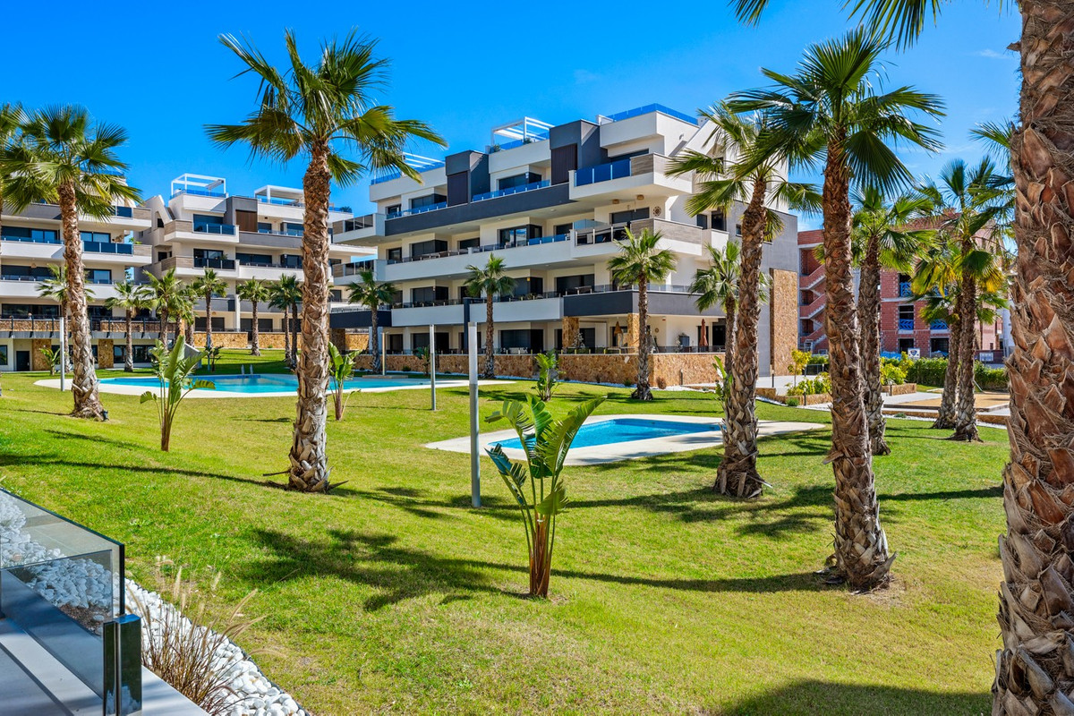 Se vende Apartamento Planta Baja de 2 dormitorios en Costa Blanca, Alicante, España