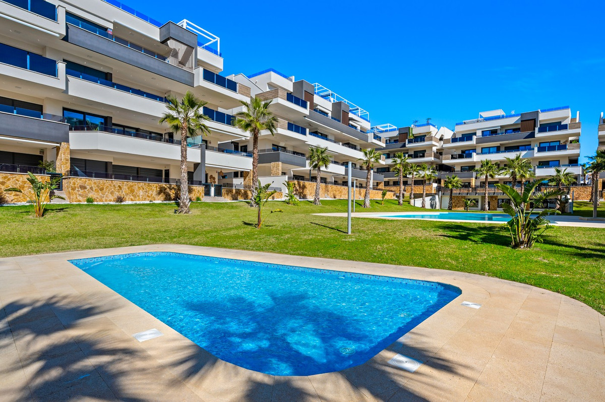 Se vende Apartamento Planta Baja de 2 dormitorios en Costa Blanca, Alicante, España