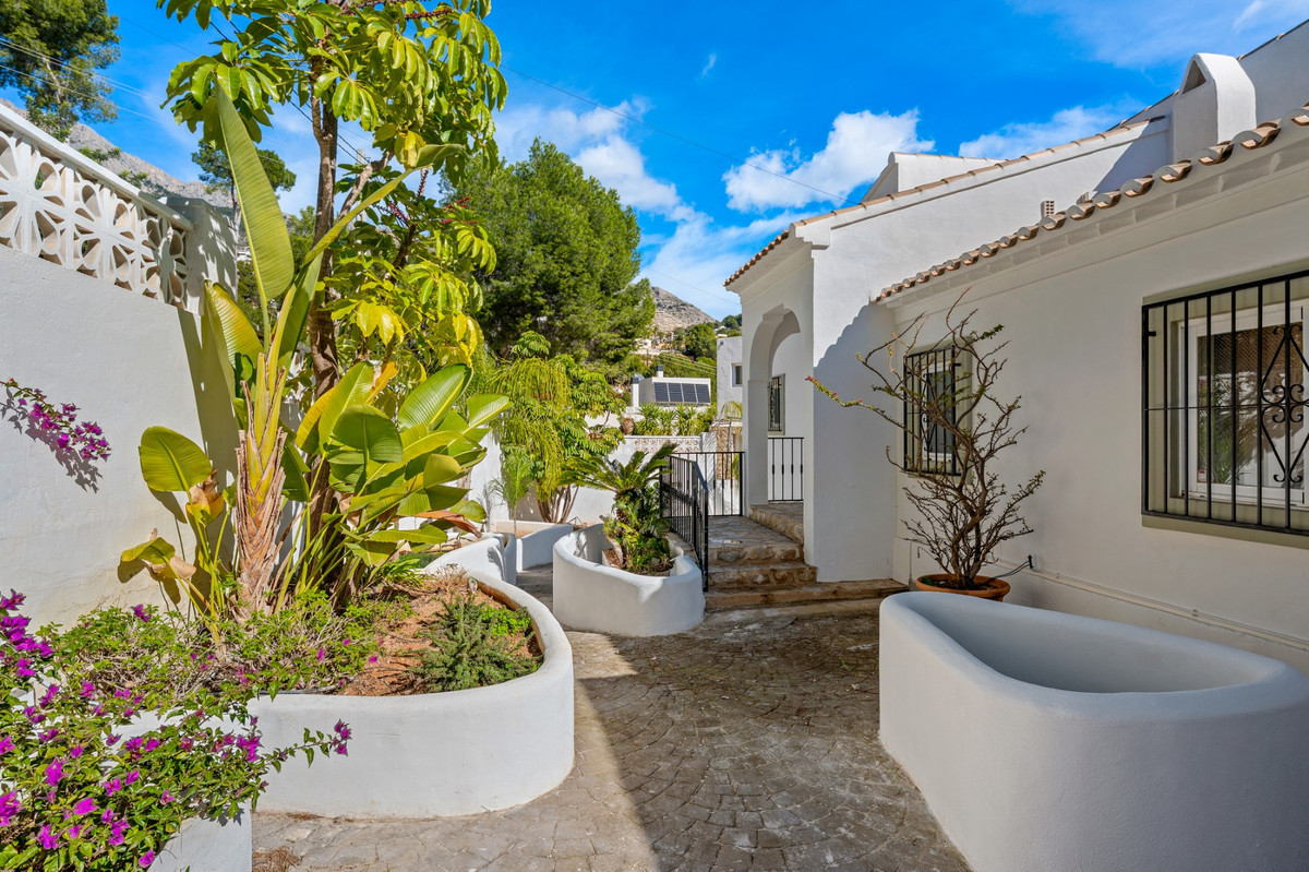 6 Bed Townhouse for sale in Altea Costa Blanca, Alicante, Spain