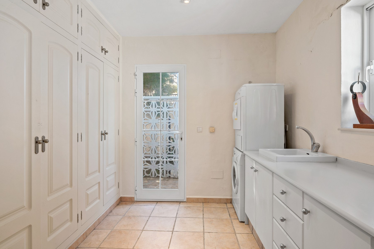 6 Bed Townhouse for sale in Altea Costa Blanca, Alicante, Spain