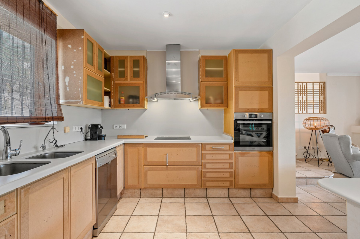 6 Bed Townhouse for sale in Altea Costa Blanca, Alicante, Spain