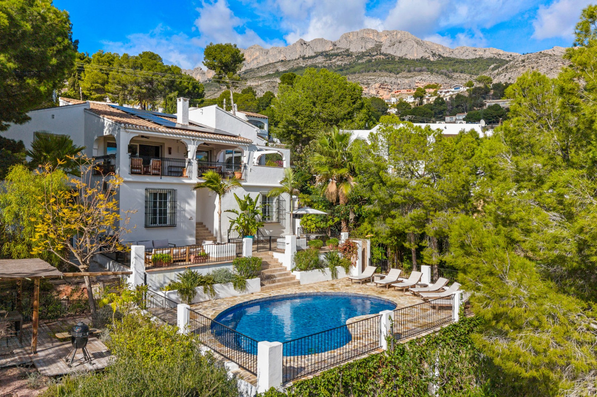 6 Bed Townhouse for sale in Altea Costa Blanca, Alicante, Spain