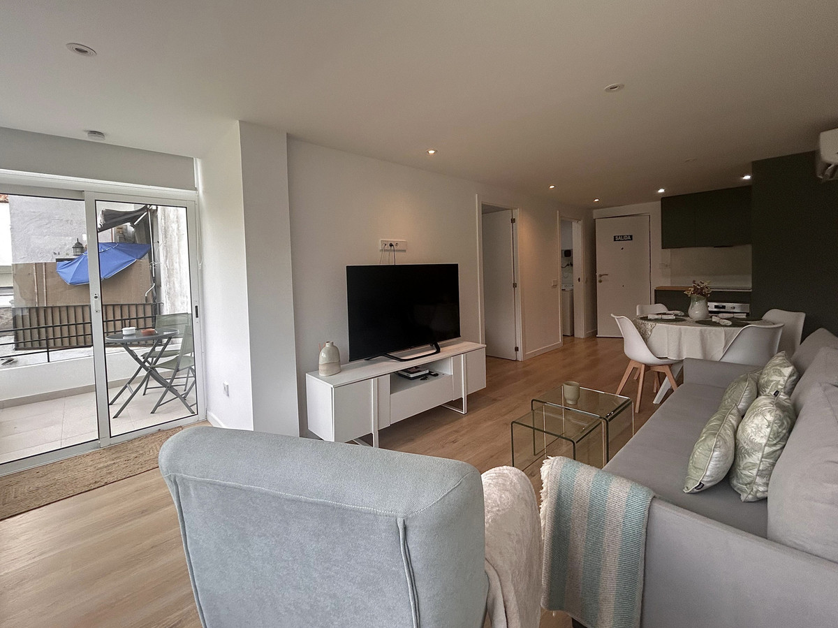Se vende Apartamento Planta Media de 2 dormitorios en Costa Del Sol, Málaga, España