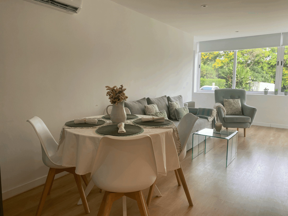 Se vende Apartamento Planta Media de 2 dormitorios en Costa Del Sol, Málaga, España