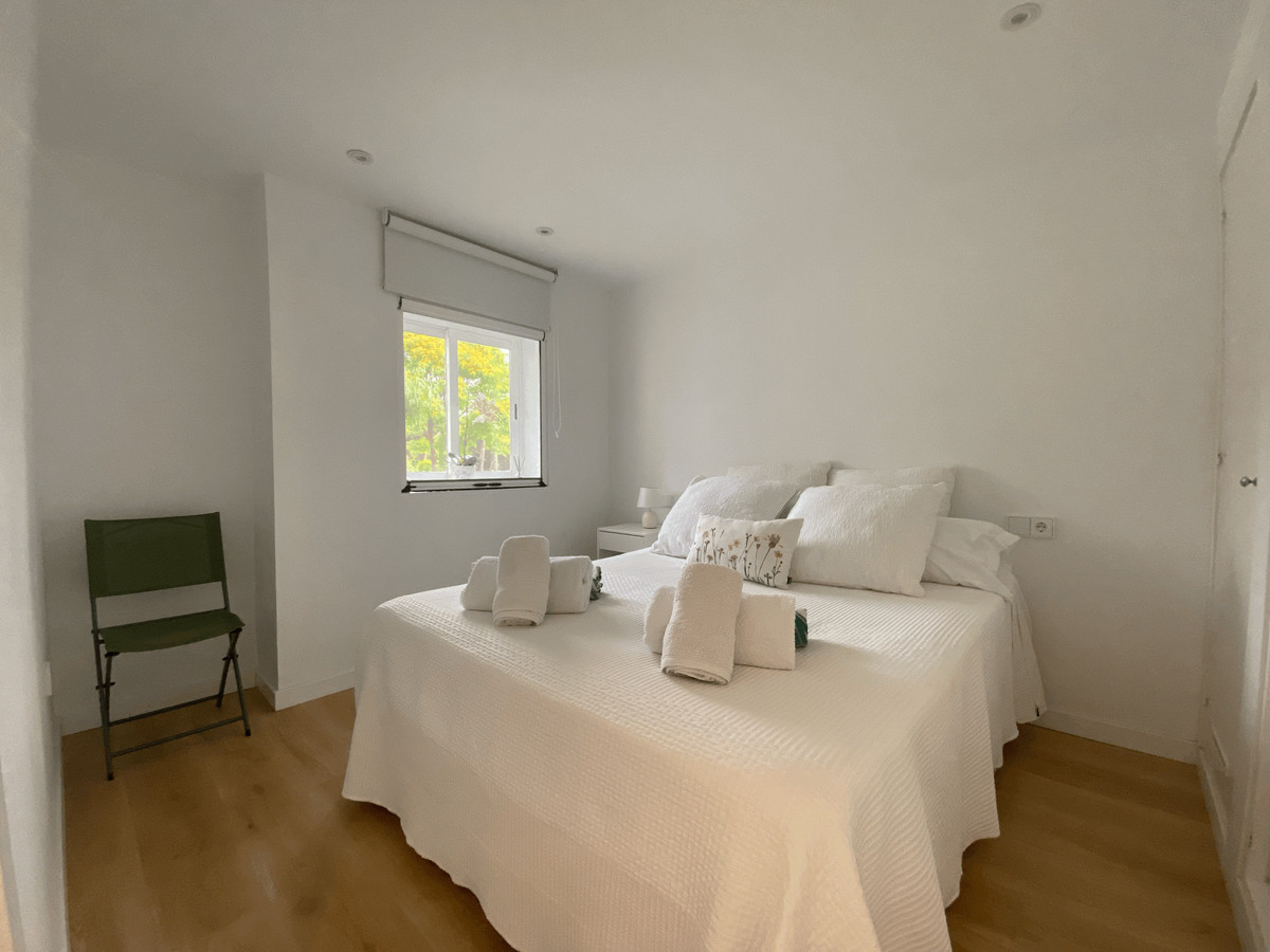 Se vende Apartamento Planta Media de 2 dormitorios en Costa Del Sol, Málaga, España