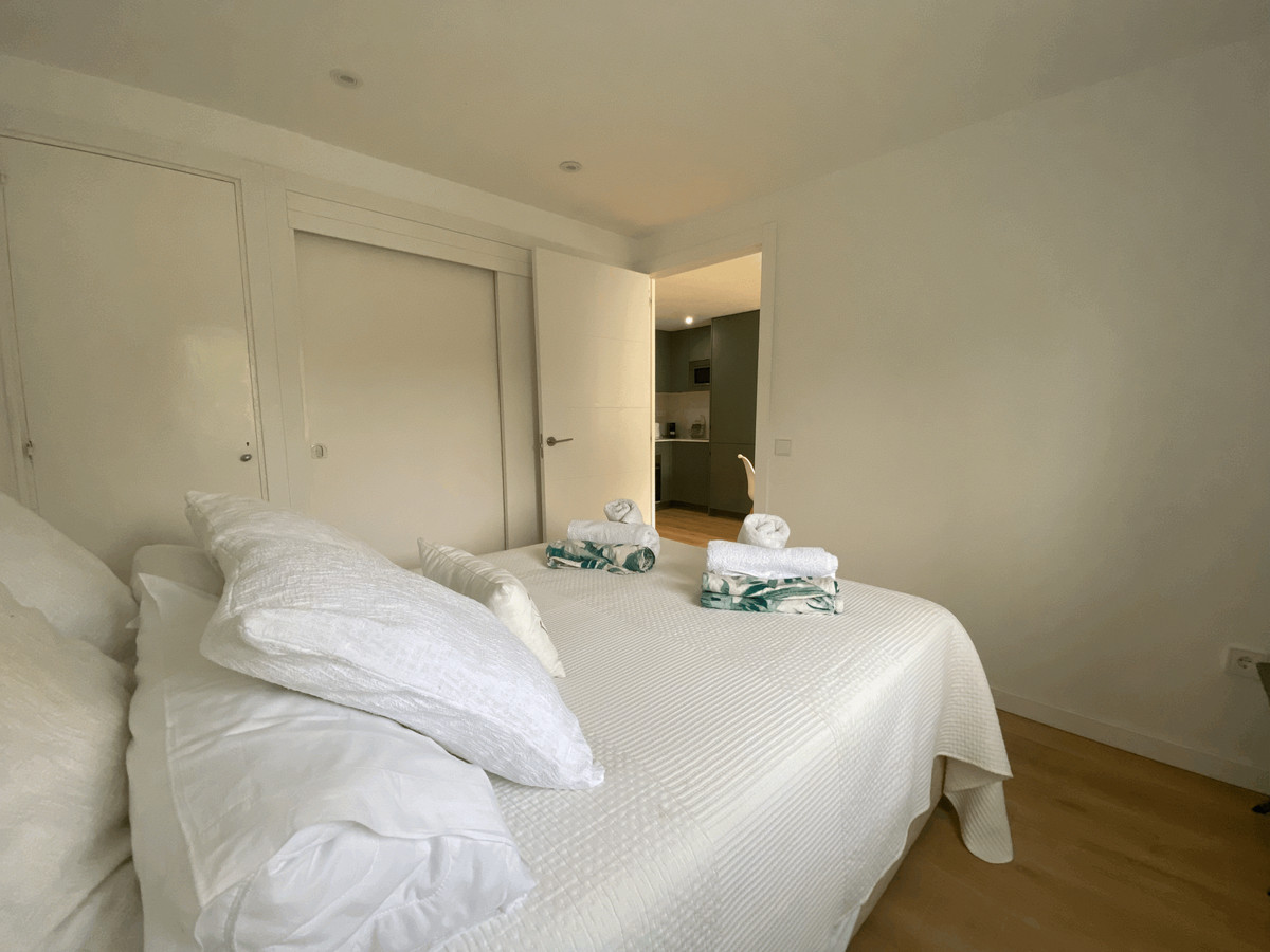 Se vende Apartamento Planta Media de 2 dormitorios en Costa Del Sol, Málaga, España