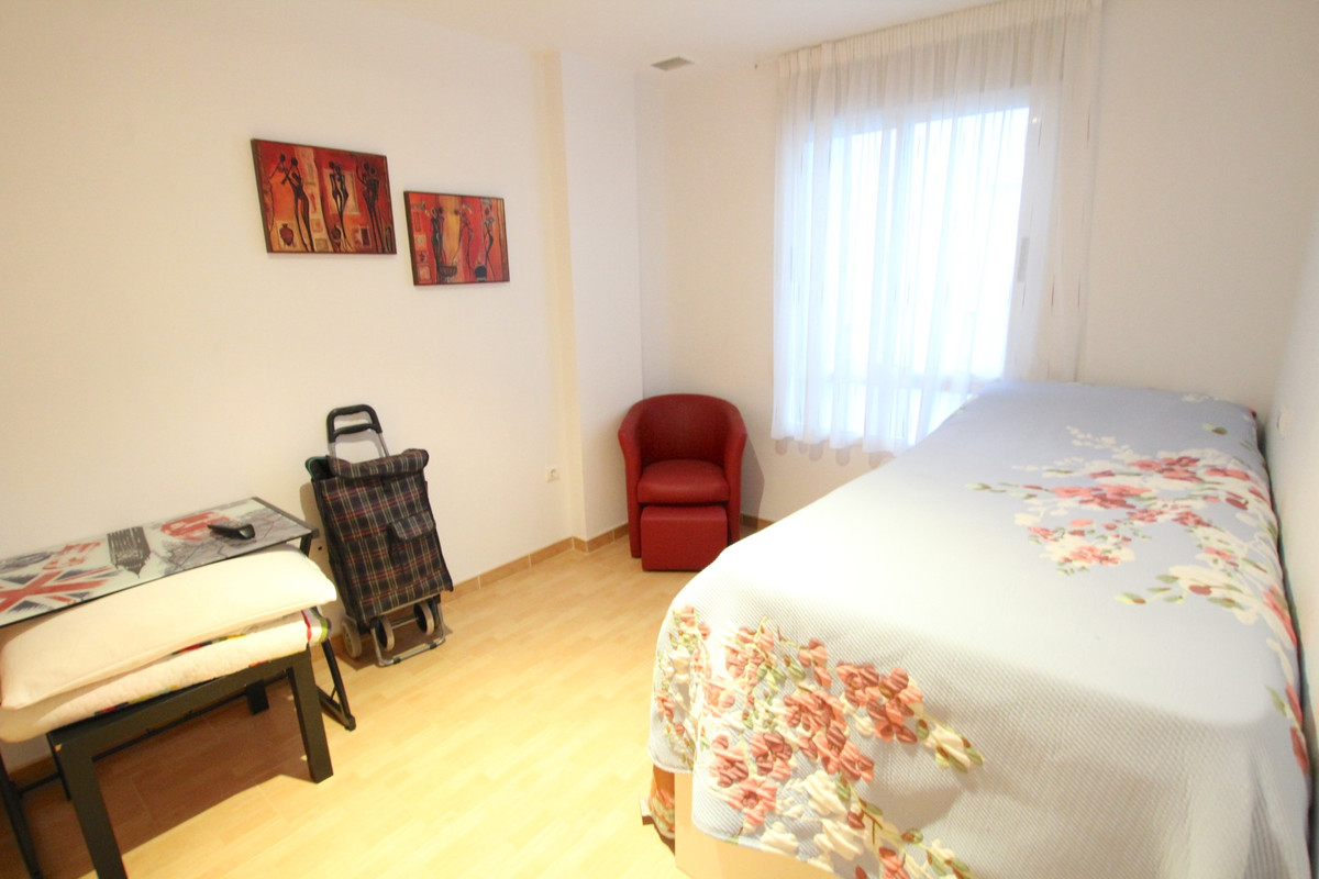 Se vende Apartamento Planta Media de 2 dormitorios en Costa Blanca, Alicante, España