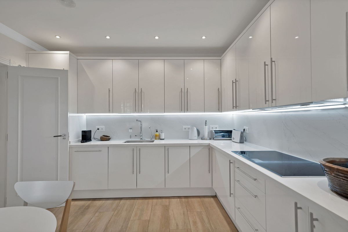 7 Bed Townhouse for sale in Puerto Banús Costa Del Sol, Málaga, Spain
