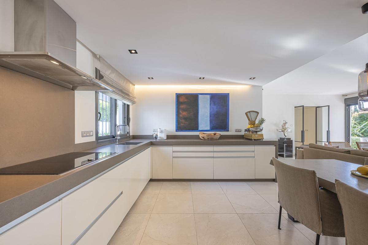 3 Bed Townhouse for sale in Marbesa Costa Del Sol, Málaga, Spain