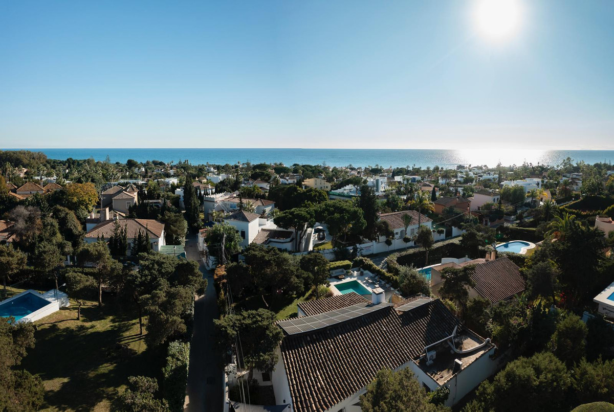 3 Bed Townhouse for sale in Marbesa Costa Del Sol, Málaga, Spain