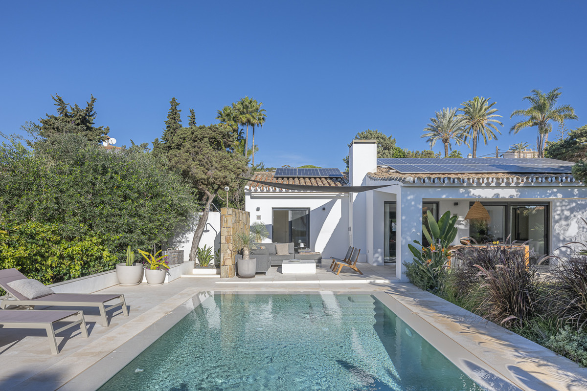 3 Bed Townhouse for sale in Marbesa Costa Del Sol, Málaga, Spain