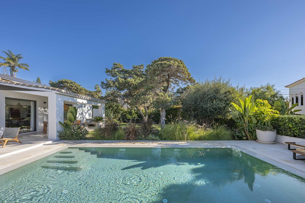 3 Bed Townhouse for sale in Marbesa Costa Del Sol, Málaga, Spain