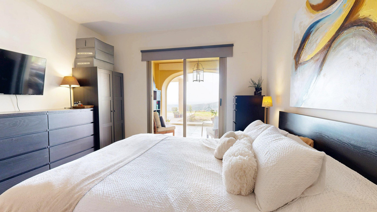4 Bed Apartment for sale in Benahavís Costa Del Sol, Málaga, Spain
