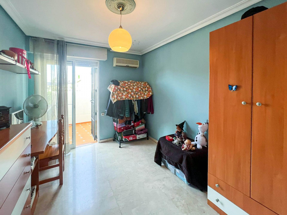 Se vende Villa - Chalet de 3 dormitorios en Costa Del Sol, Málaga, España