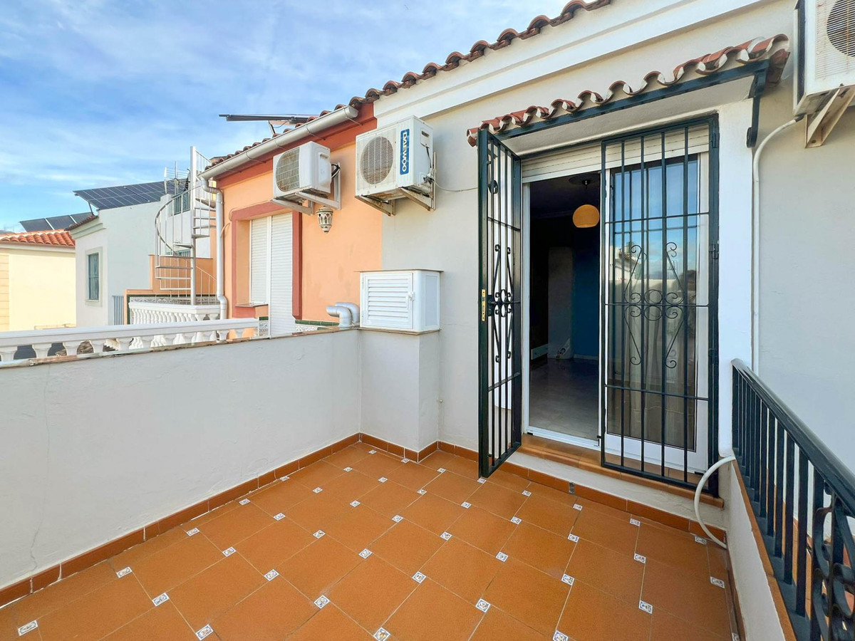 Se vende Villa - Chalet de 3 dormitorios en Costa Del Sol, Málaga, España