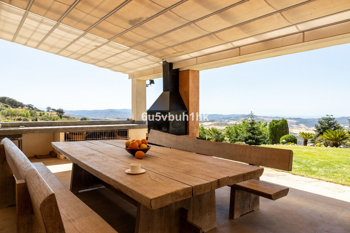 5 Bed Townhouse for sale in Antequera Costa Del Sol, Málaga, Spain