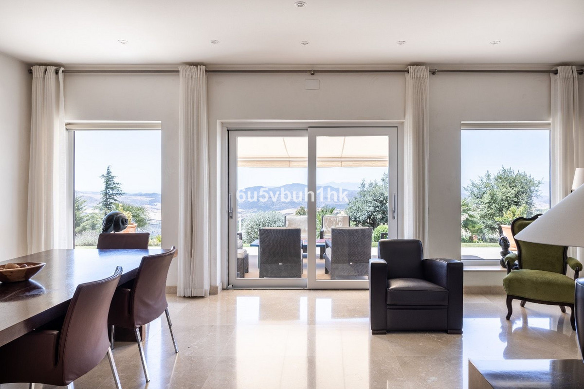 5 Bed Townhouse for sale in Antequera Costa Del Sol, Málaga, Spain