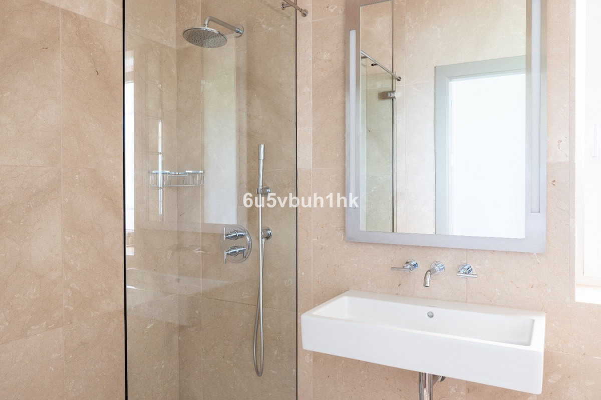 5 Bed Townhouse for sale in Antequera Costa Del Sol, Málaga, Spain