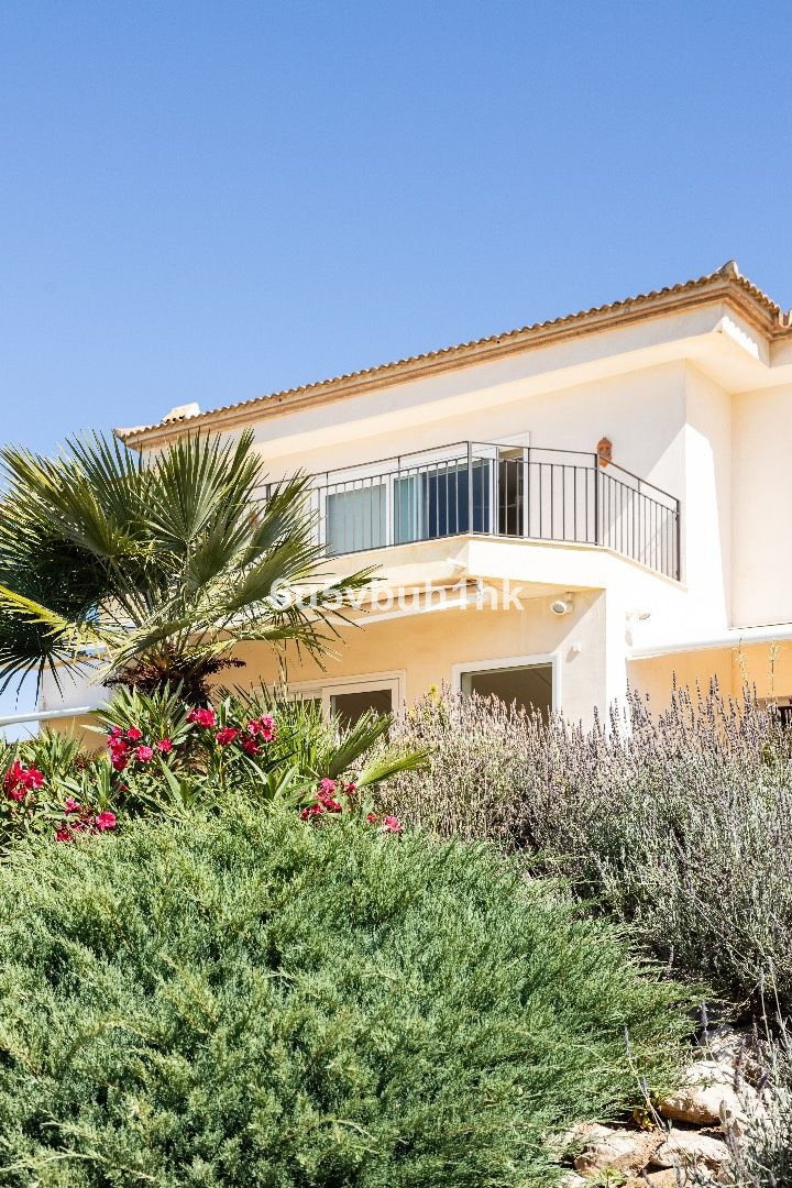 5 Bed Townhouse for sale in Antequera Costa Del Sol, Málaga, Spain
