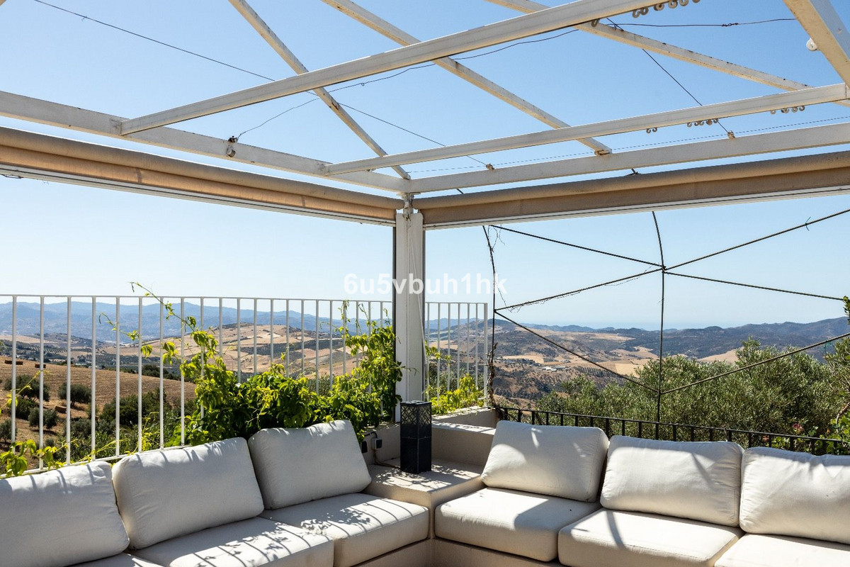 5 Bed Townhouse for sale in Antequera Costa Del Sol, Málaga, Spain