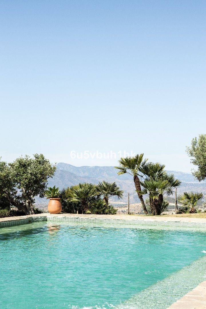 5 Bed Townhouse for sale in Antequera Costa Del Sol, Málaga, Spain