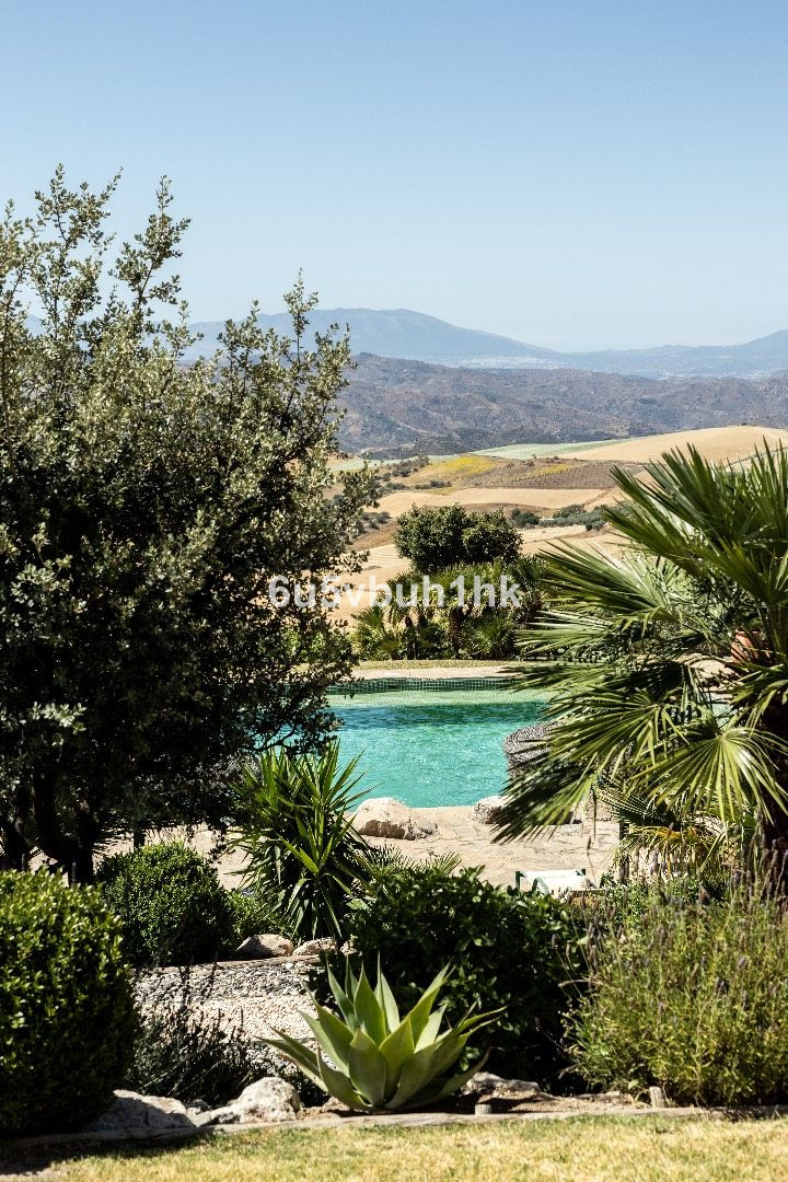 5 Bed Townhouse for sale in Antequera Costa Del Sol, Málaga, Spain