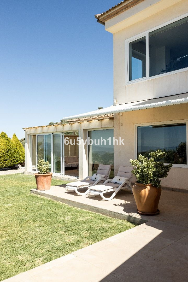 5 Bed Townhouse for sale in Antequera Costa Del Sol, Málaga, Spain