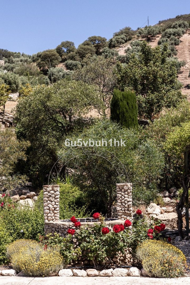 5 Bed Townhouse for sale in Antequera Costa Del Sol, Málaga, Spain