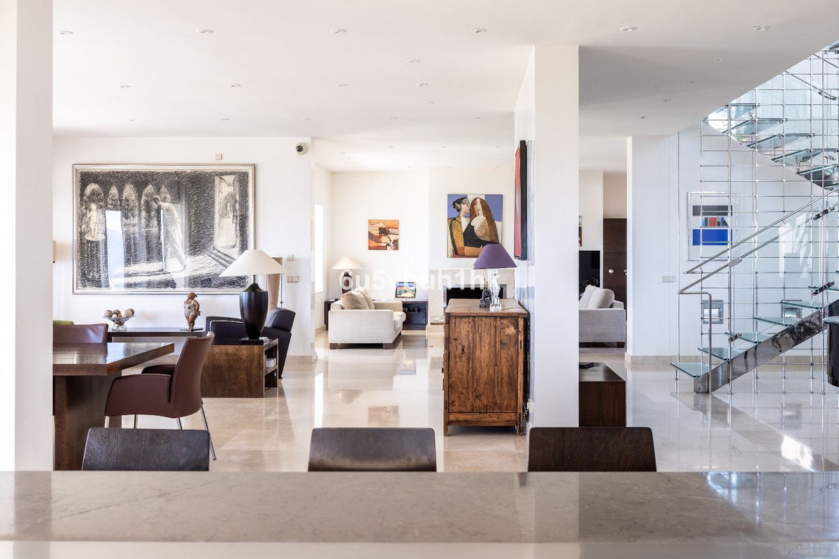 5 Bed Townhouse for sale in Antequera Costa Del Sol, Málaga, Spain