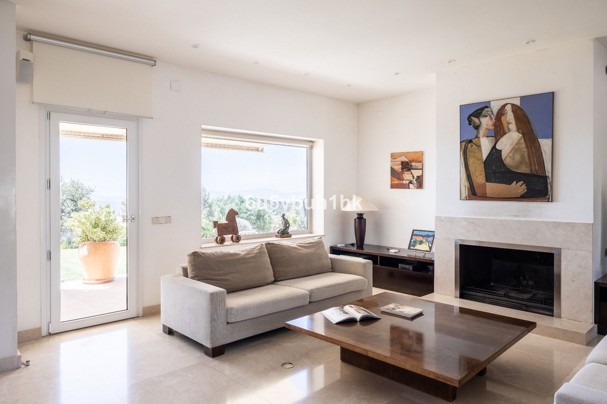 5 Bed Townhouse for sale in Antequera Costa Del Sol, Málaga, Spain