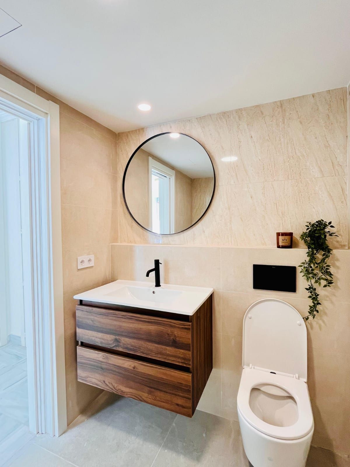 2 Bed Apartment for sale in Marbella Costa Del Sol, Málaga, Spain