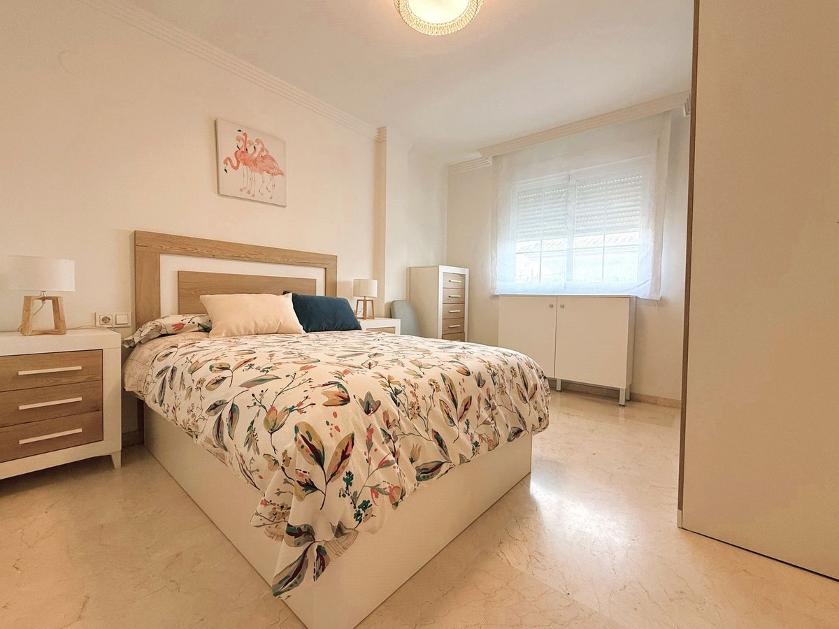 Se vende Apartamento Planta Media de 2 dormitorios en Costa Del Sol, Málaga, España