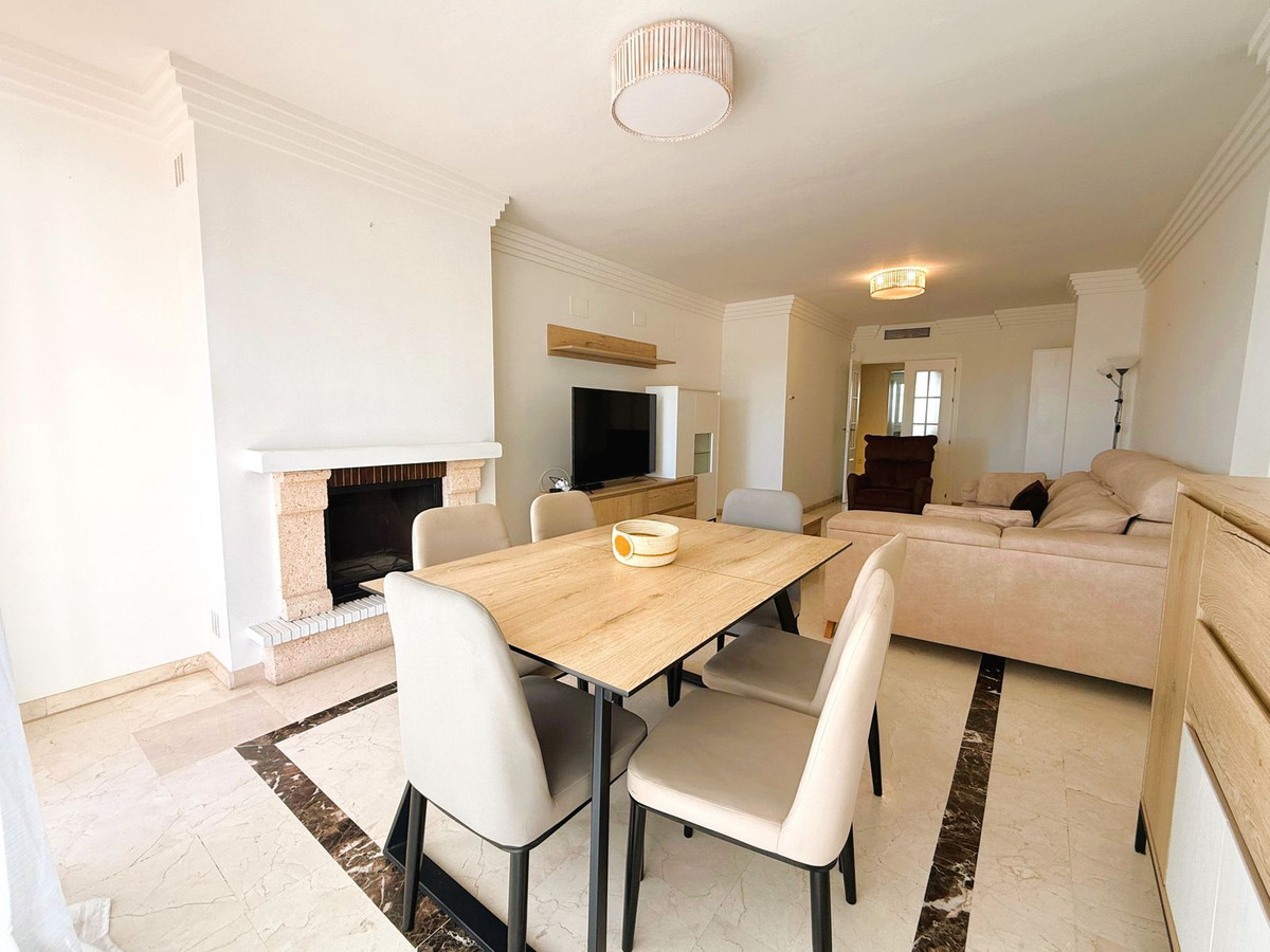 Se vende Apartamento Planta Media de 2 dormitorios en Costa Del Sol, Málaga, España