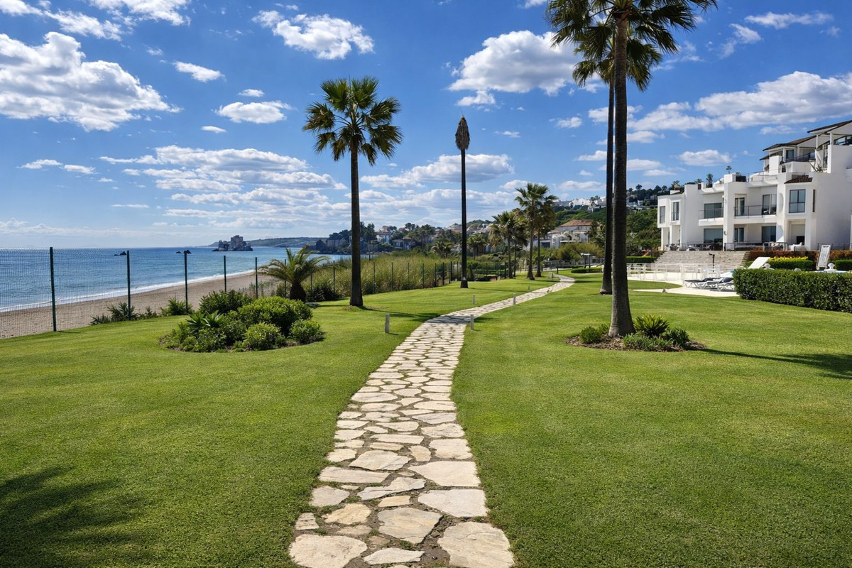 Se vende Apartamento Planta Baja de 2 dormitorios en Costa Del Sol, Málaga, España
