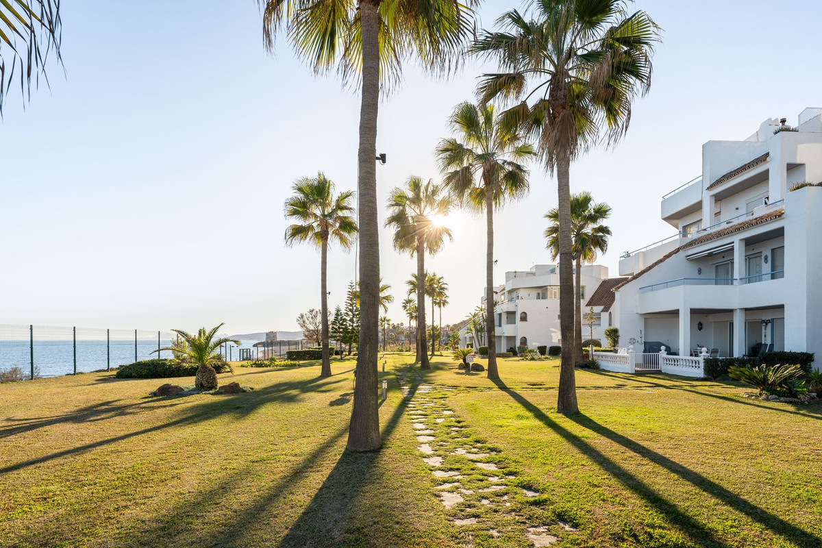 Se vende Apartamento Planta Baja de 2 dormitorios en Costa Del Sol, Málaga, España