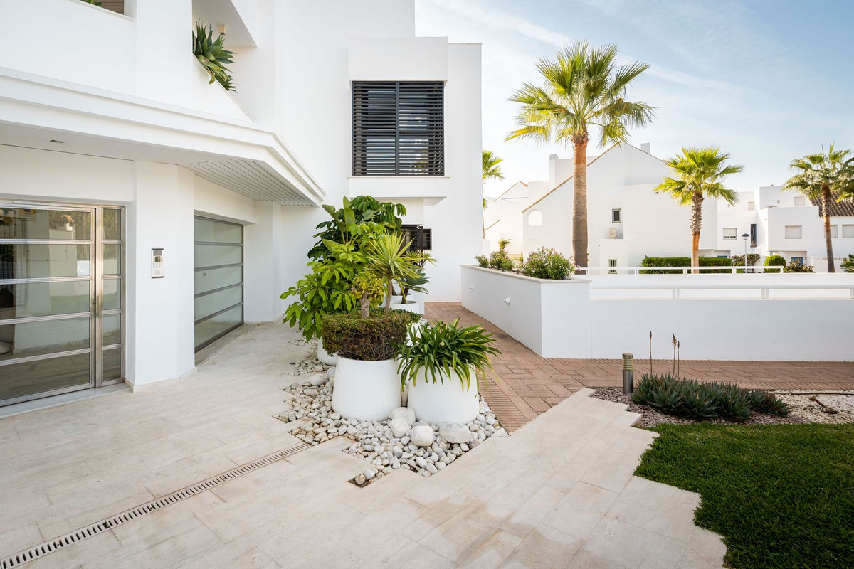 Se vende Apartamento Planta Baja de 2 dormitorios en Costa Del Sol, Málaga, España