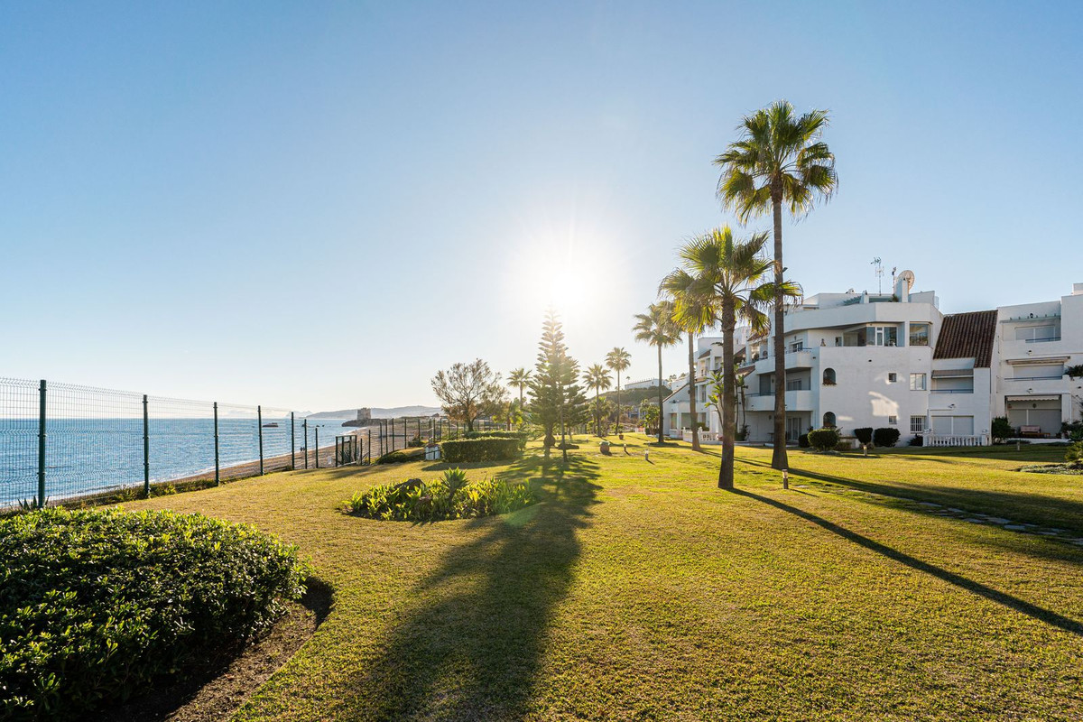 Se vende Apartamento Planta Baja de 2 dormitorios en Costa Del Sol, Málaga, España