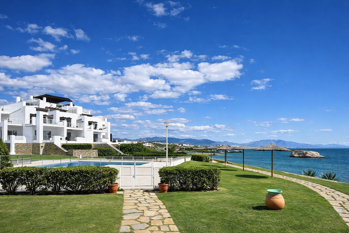 Se vende Apartamento Planta Baja de 2 dormitorios en Costa Del Sol, Málaga, España