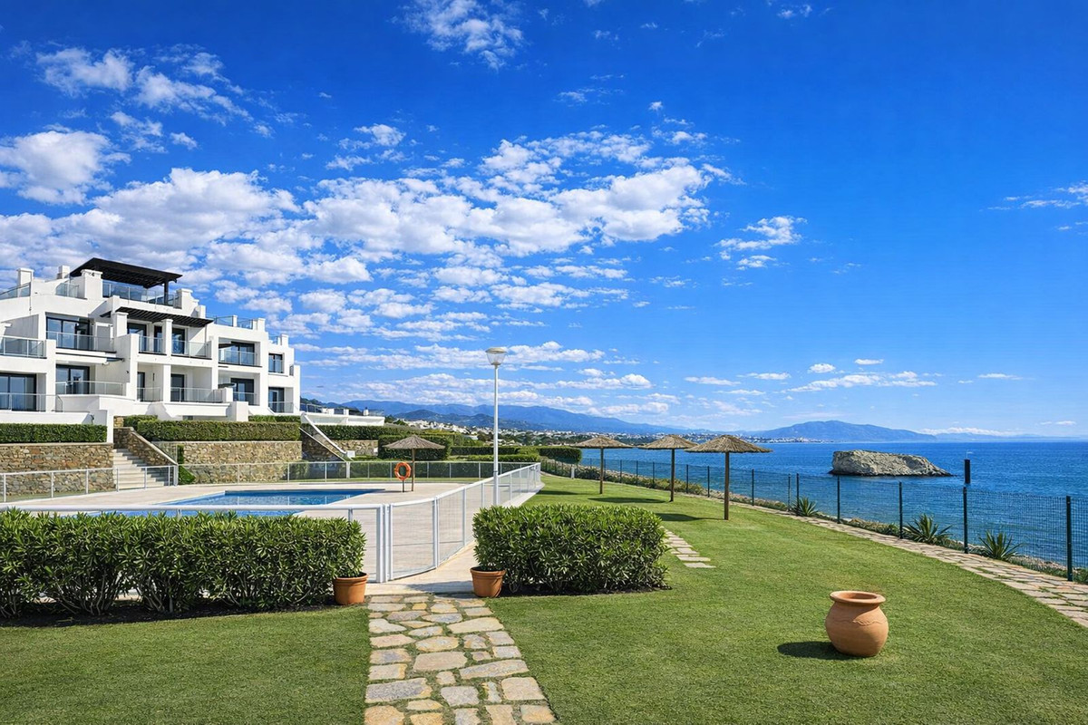 Se vende Apartamento Planta Baja de 2 dormitorios en Costa Del Sol, Málaga, España