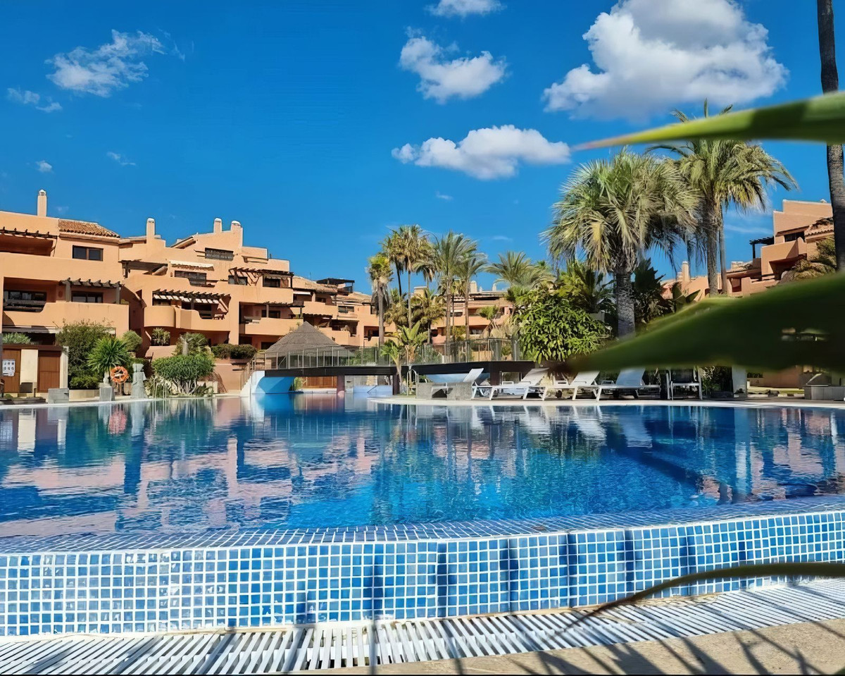Se vende Apartamento Planta Baja de 3 dormitorios en Costa Del Sol, Málaga, España