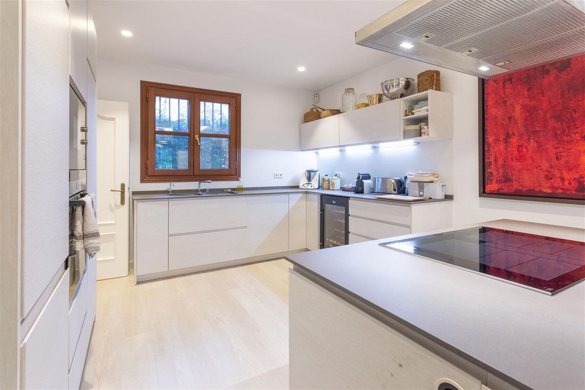 5 Bed Townhouse for sale in Guadalmina Alta Costa Del Sol, Málaga, Spain