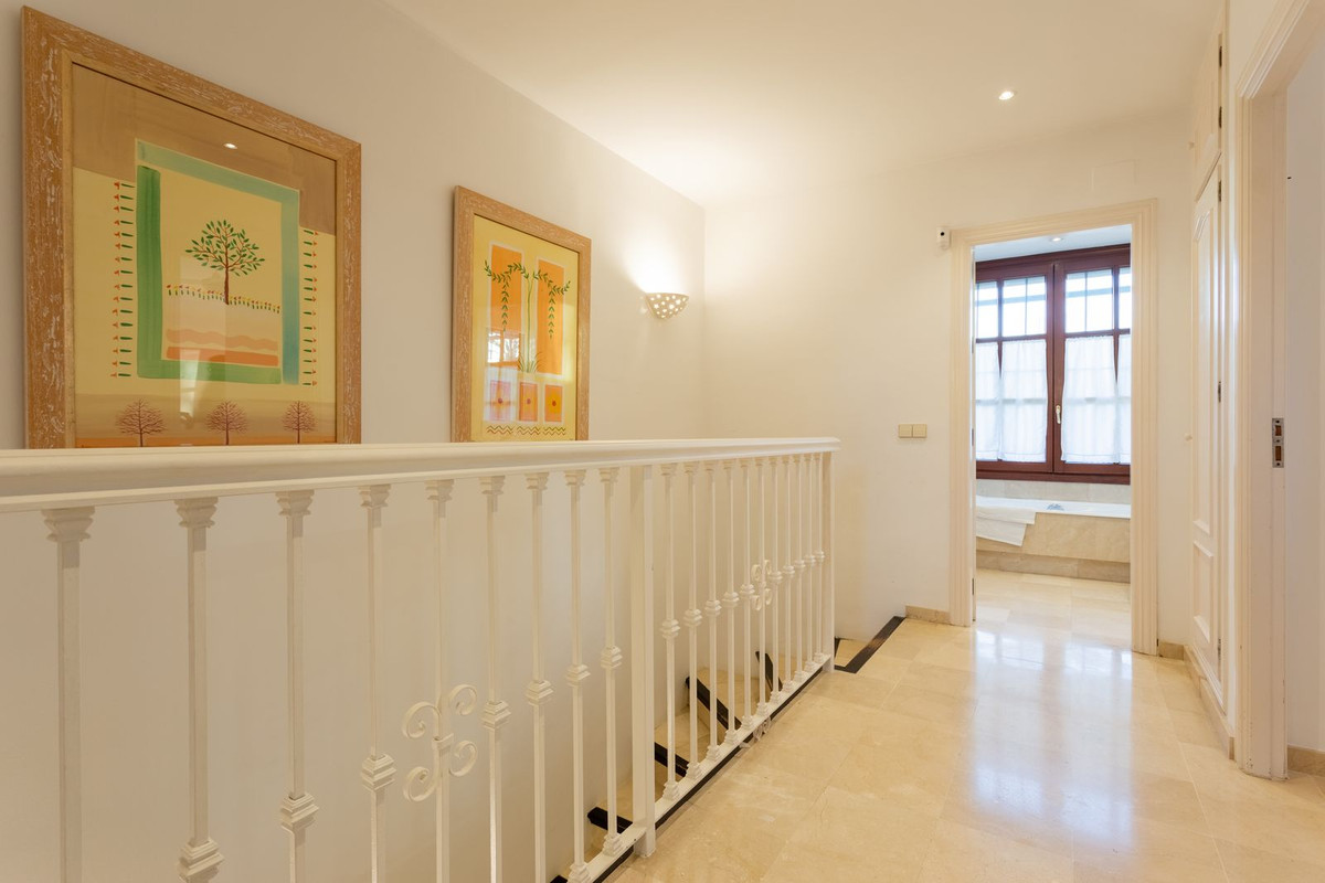 5 Bed Townhouse for sale in Guadalmina Alta Costa Del Sol, Málaga, Spain