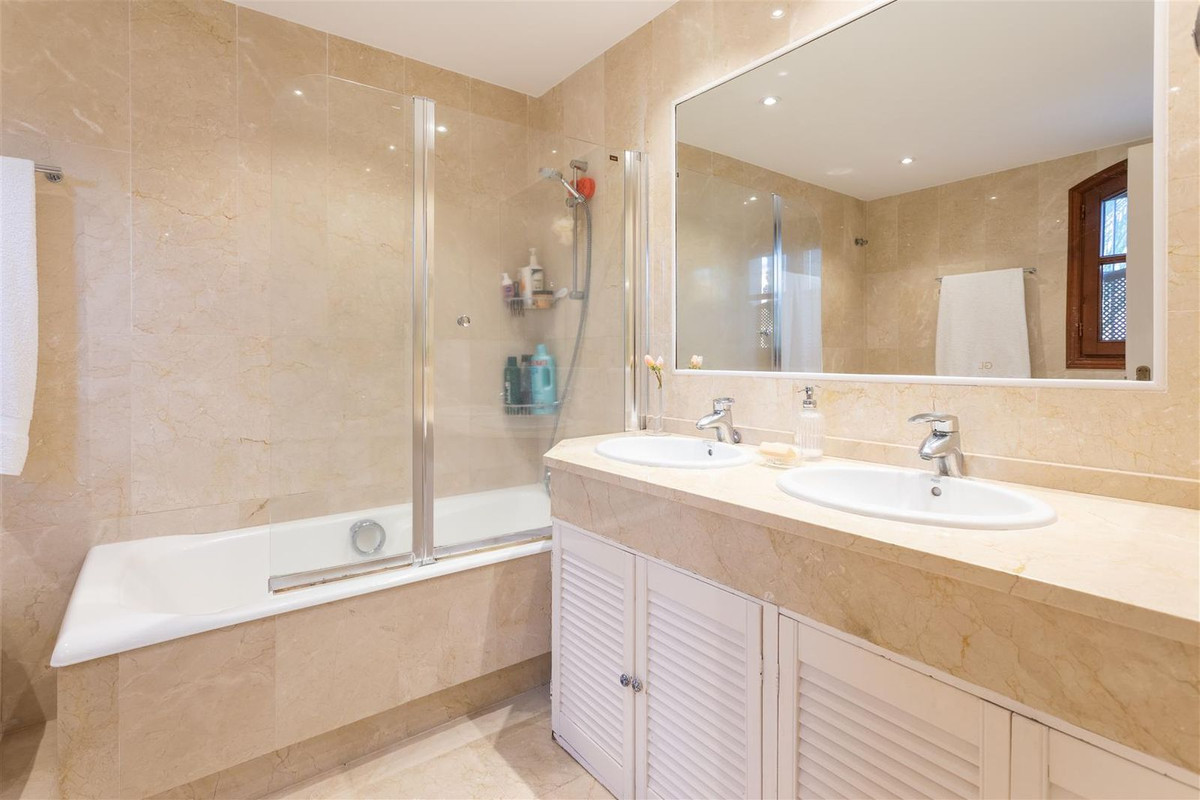 5 Bed Townhouse for sale in Guadalmina Alta Costa Del Sol, Málaga, Spain